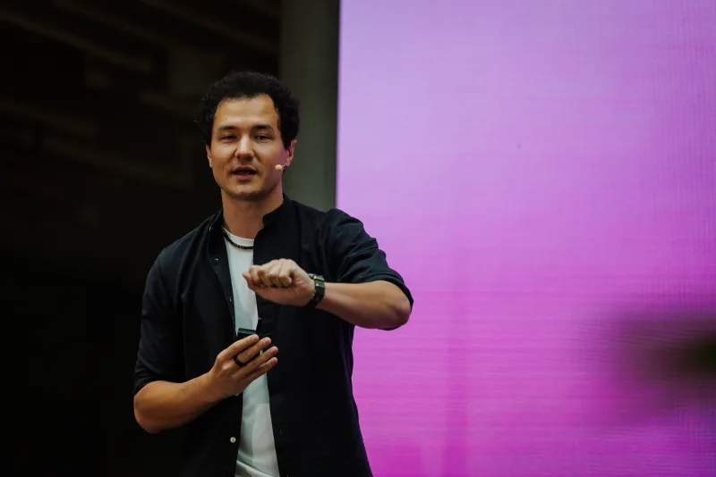 Aleodor Tabarcea mid-talk on stage